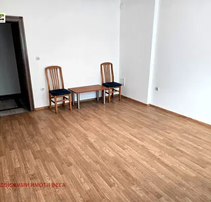 Photo 5 — Floor of House in Veliko Tyrnovo, Centyr