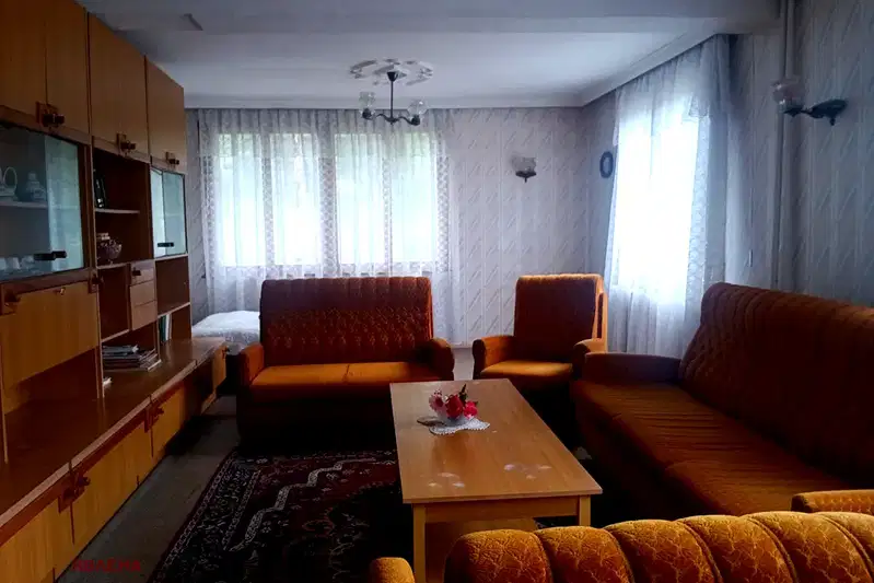 Къща в Банкя