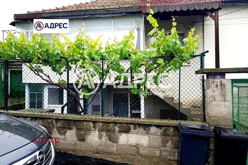Къща във Варна, Белослав