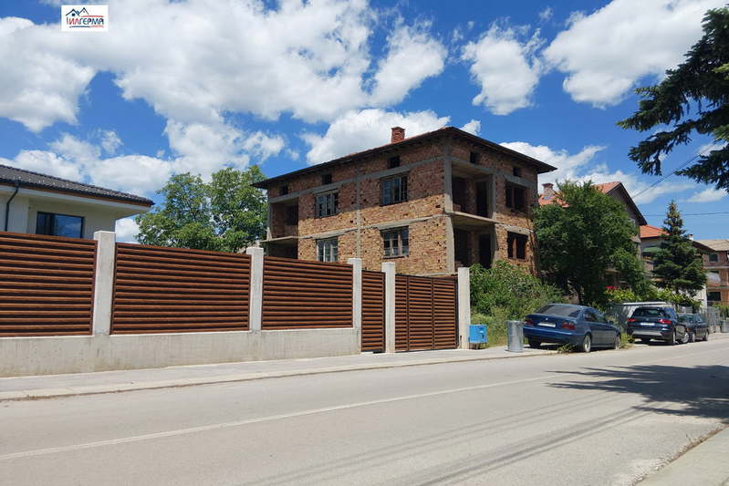 House in област София, Bojurishte