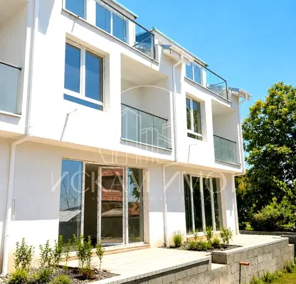 Photo 2 — House in Burgas, Banevo