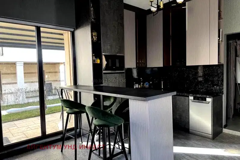 Къща в Бургас, Сарафово