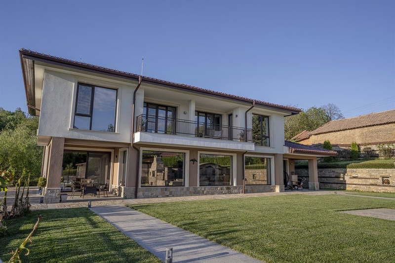 House in Gabrovo, Centyr