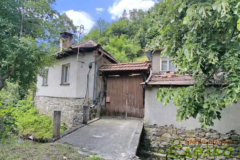 House in Gabrovo, Etyra
