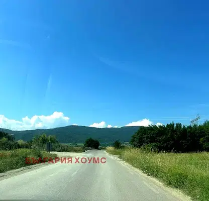 Снимка 3 — Къща в София, Ихтиман