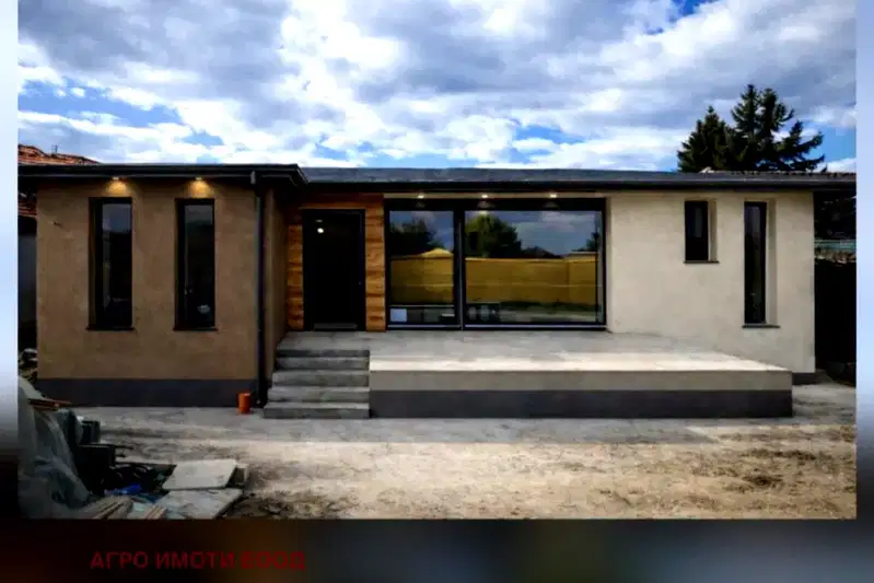 House in област София, Kostinbrod