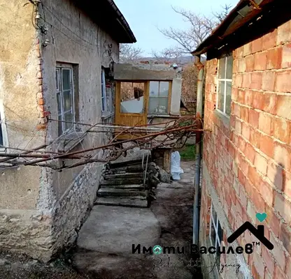 Photo 2 — House in област София, Kostinbrod