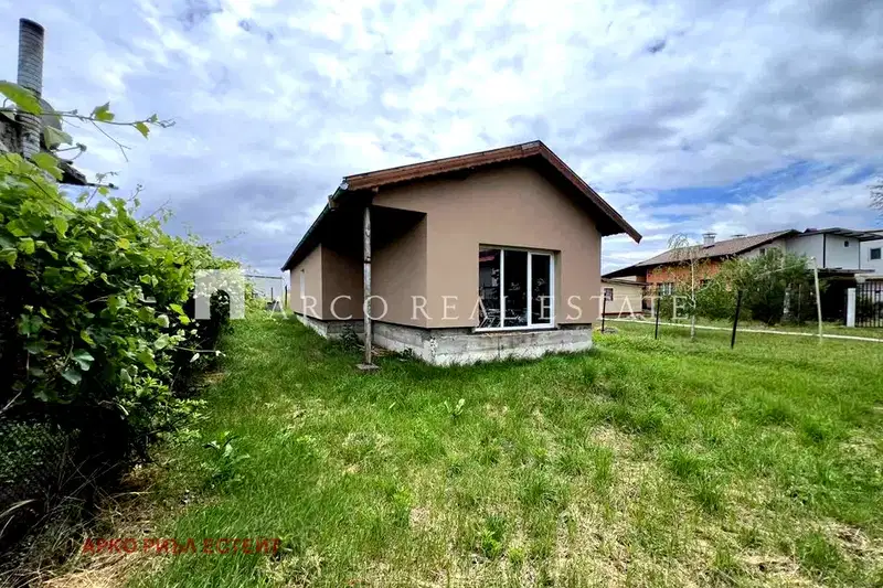 House in област София, Kostinbrod