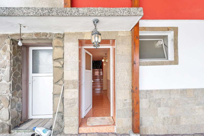 House in Lovech, Dikisana