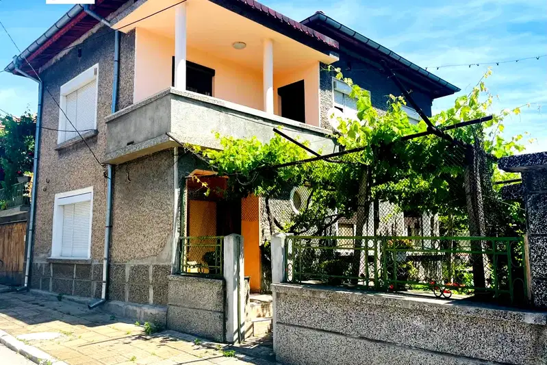 House in Oblast Lovech, Lukovit