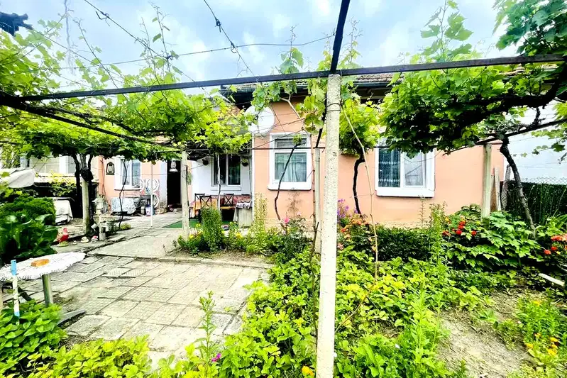 House in Oblast Shumen, Novi Pazar