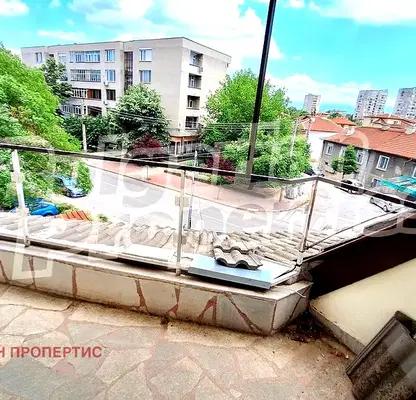 Снимка 3 — Къща в Пазарджик, Идеален център