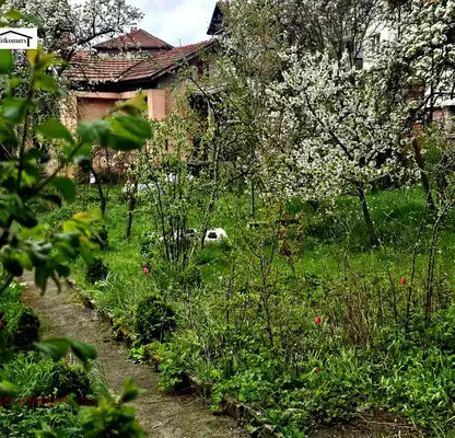 Снимка 2 — Къща в Перник, Център