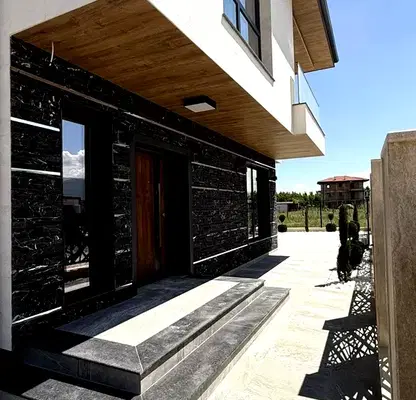 Photo 4 — House in Plovdiv, Komatevo