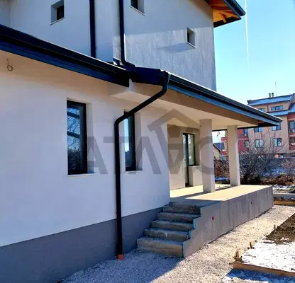 Photo 3 — House in Plovdiv, Ostromila