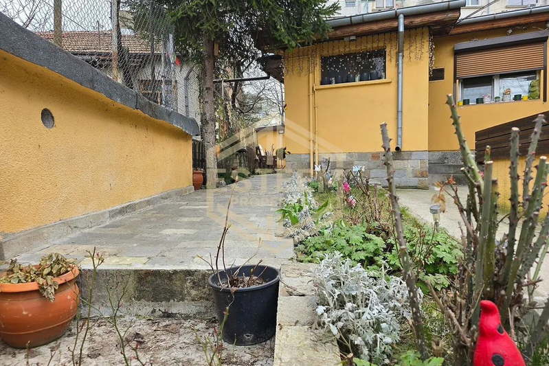 House in Ruse, Centyr