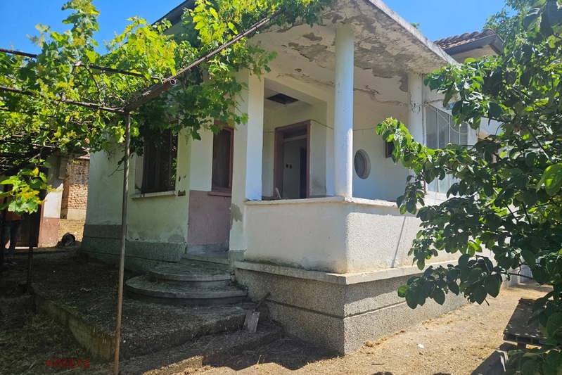 Къща в Плевен, с. Божурица