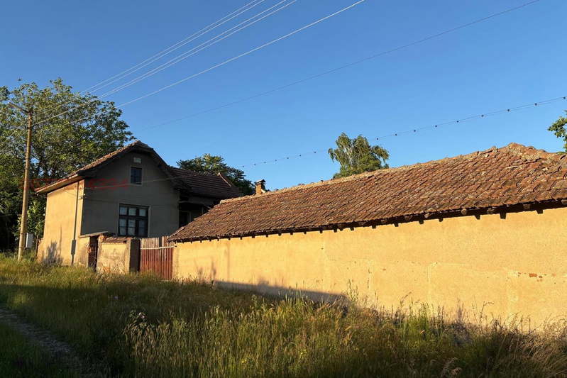 Къща в Плевен, с. Бреница