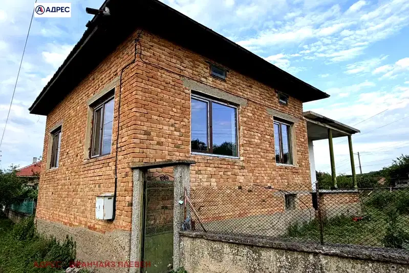 Къща в Плевен, с. Брест