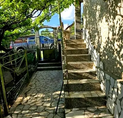 Снимка 4 — Къща в Плевен, с. Бръшляница