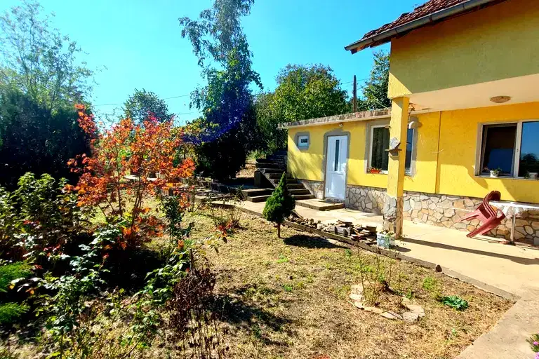House in Oblast Ruse, Chervena Voda
