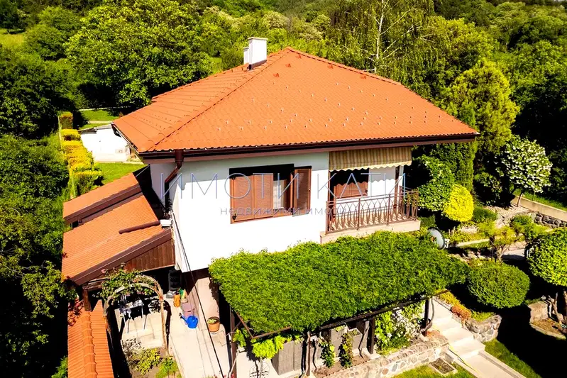 House in Oblast Pernik, Divotino