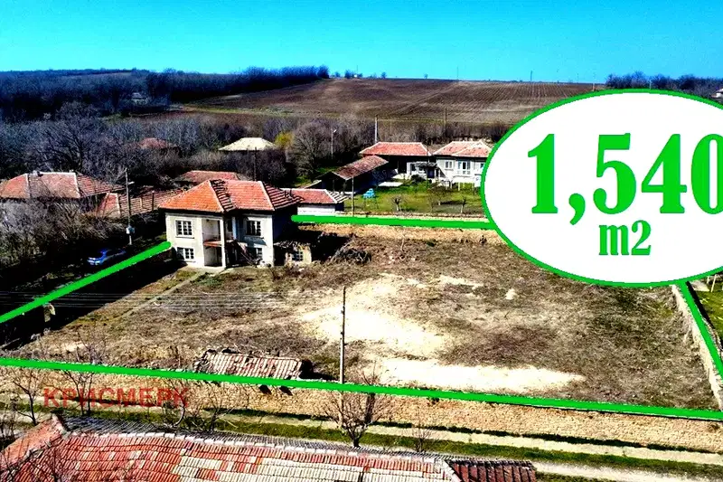 Къща с 4 стаи в с. Долна Липница, обл. Велико Търново