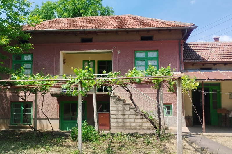Къща във Велико Търново, с. Долна Липница