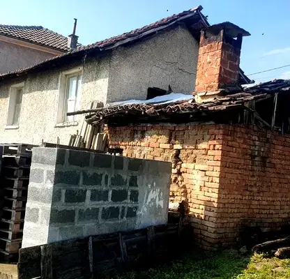 Снимка 2 — Къща във Велико Търново, с. Драгижево