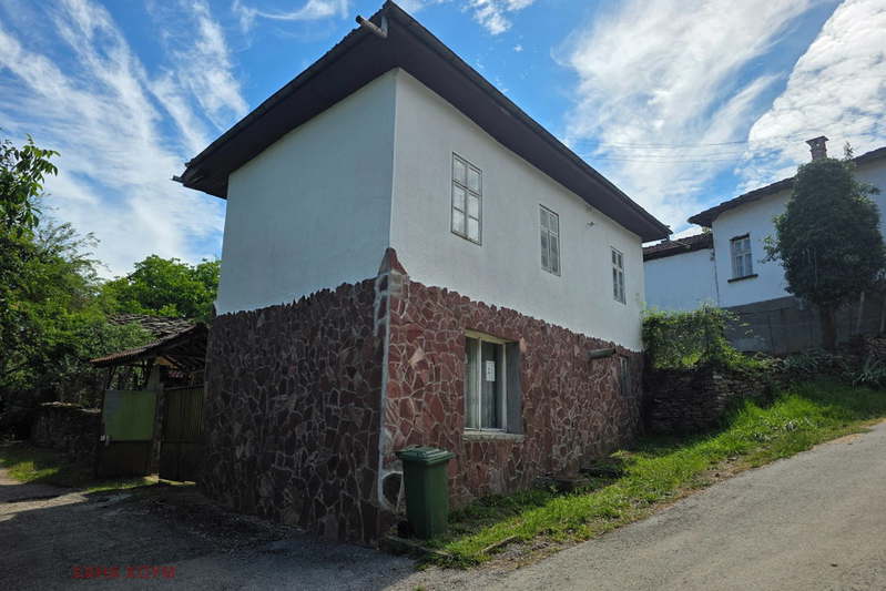 House in Oblast Lovech, Dylbok Dol