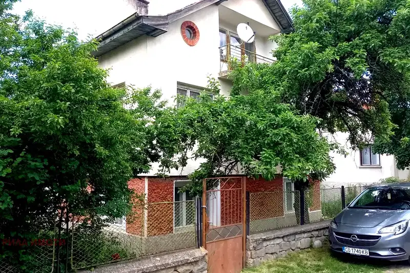 Къща в София, с. Говедарци