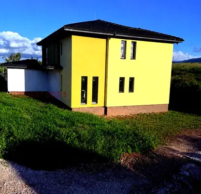 Photo 2 — House in област София, Gurmazovo