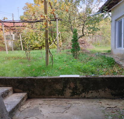 Photo 4 — House with 2 buildings and large yard in Imrenchevo village, Shumen region
