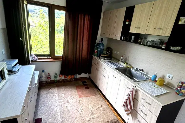 House in област София, Kalotina