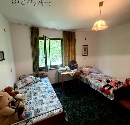 Photo 5 — House in област София, Kalotina
