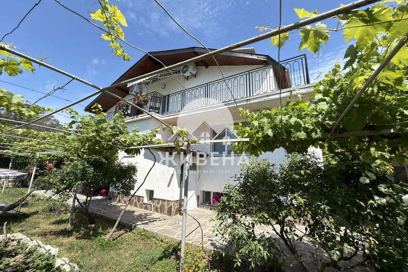 House in Oblast Dobrich, Kamen Bryag