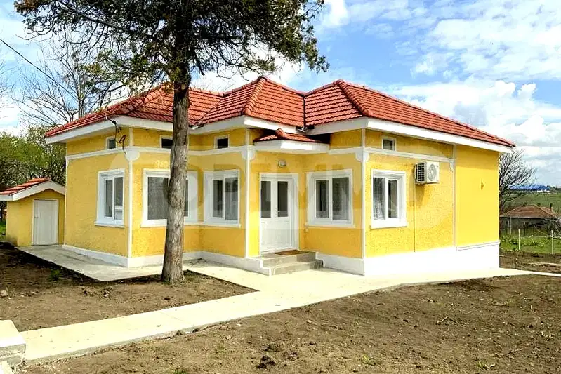 Къща в Добрич, с. Кардам