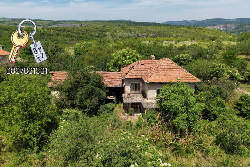 House in Oblast Lovech, Karlukovo