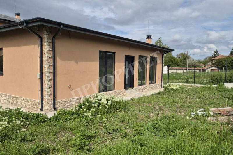 Къща във Варна, с. Кичево
