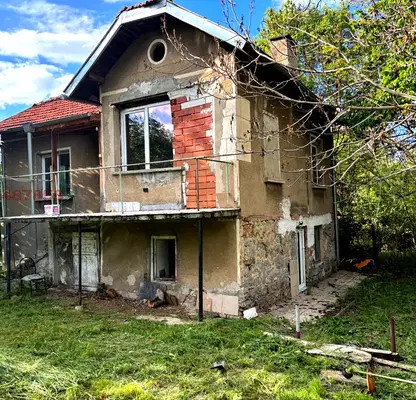 Photo 2 — House with yard in Kondofrey village, Pernik region