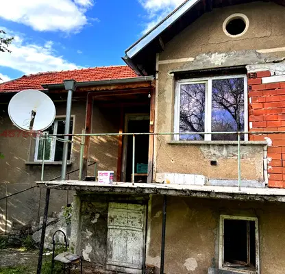 Photo 3 — House with yard in Kondofrey village, Pernik region