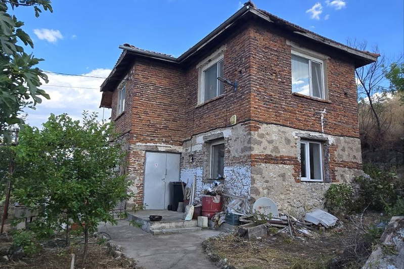 Къща в Пазарджик, с. Козарско