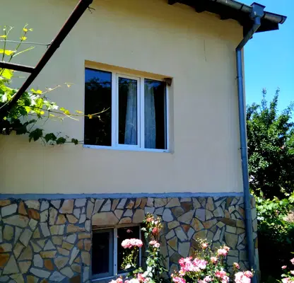 Снимка 3 — Къща в Кюстендил, с. Кременик