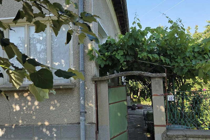 Къща във Враца, с. Крушовица