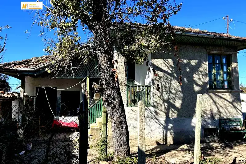 Two-storey house with 3 rooms in Kapinovo village, Veliko Tarnovo region