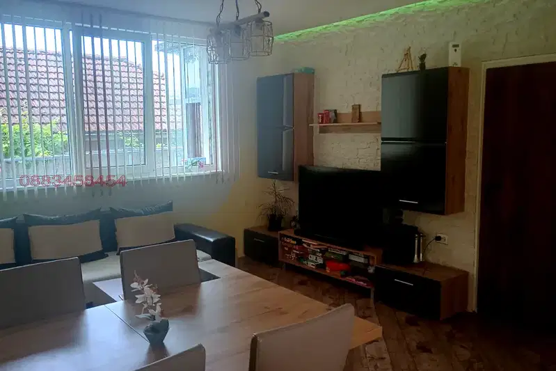 Къща във Велико Търново, с. Леденик