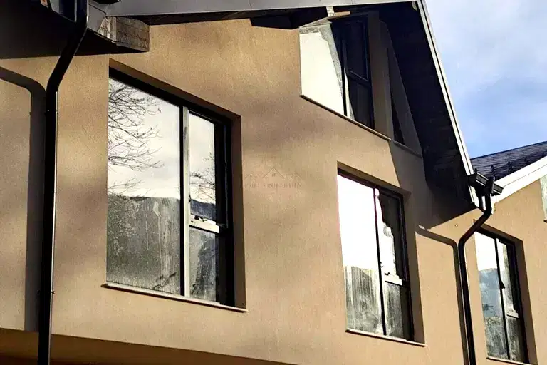 House in Lozen