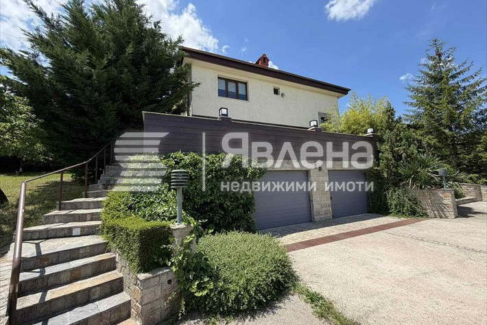 House in Lozen