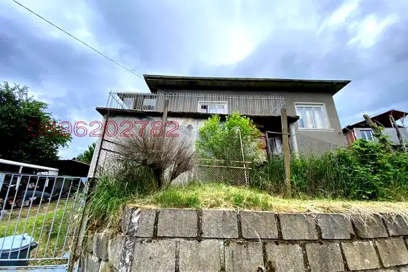 House in Oblast Kyustendil, Lozno