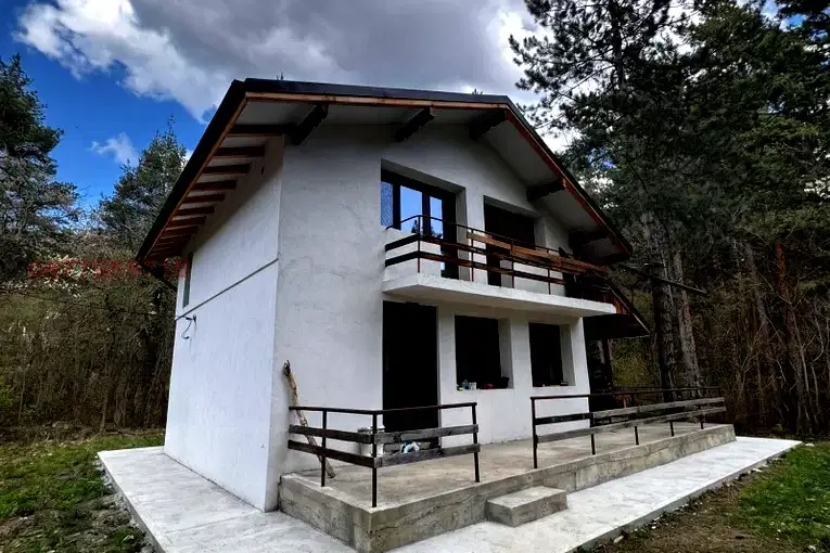 Къща в София, с. Луково